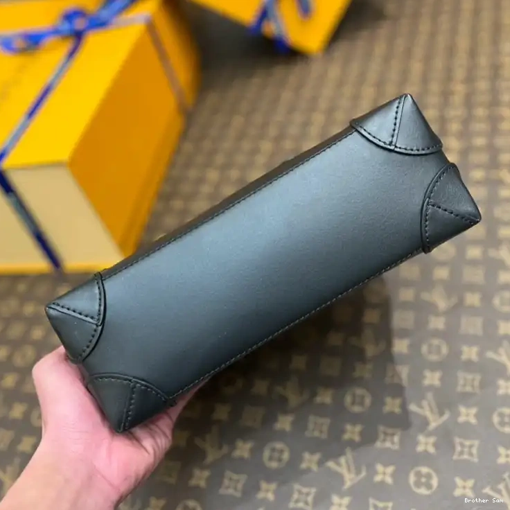 Brother Sam 2404YA0032 LV Bags 0507